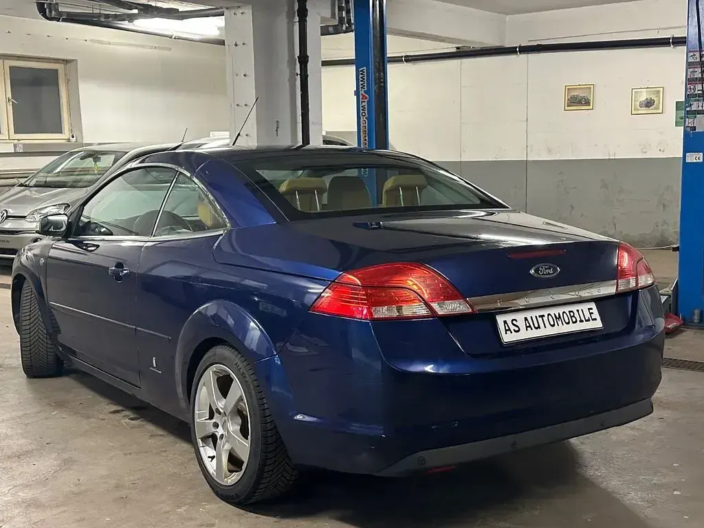 Gebraucht Ford Focus Cabriolet Titanium 145 PS (106 kW) 2008 Blau Cabrio