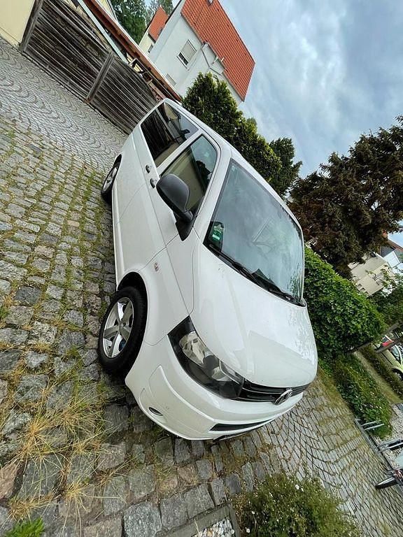 Używany VW T5 140 KM (102 kW) 2011 Biały Van