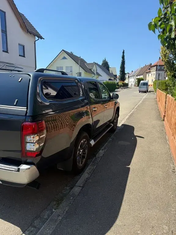 Gebraucht Mitsubishi L200 150 PS (110 kW) 2021 Schwarz Pickup