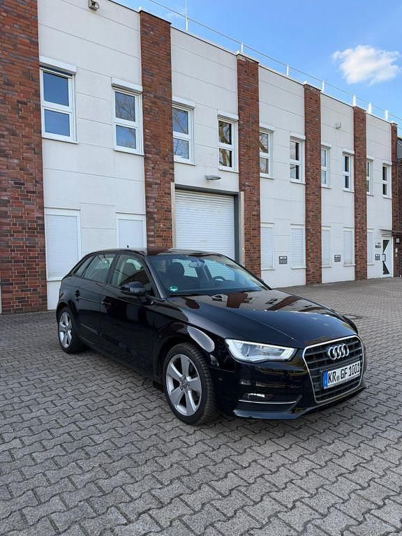 Gebraucht Audi A3 Ambiente 140 PS (102 kW) 2014 Schwarz Limousine