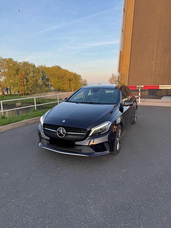 Violet Gebraucht 2015 Mercedes A220 Limousine | 13.550 € (Superpreis) - Bild 1/4