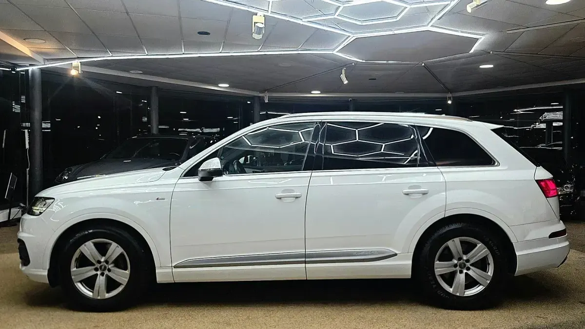 Używany Audi Q7 S-line plus 333 KM (244 kW) 2016 Biały SUV