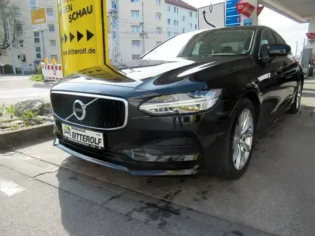 Gebraucht Volvo S90 Momentum 235 PS (172 kW) 2020 Schwarz Limousine