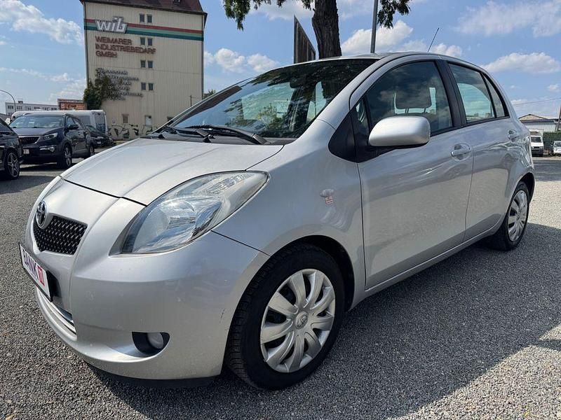 Gebraucht Toyota Yaris Sol 87 PS (63 kW) 2007 Silber Limousine