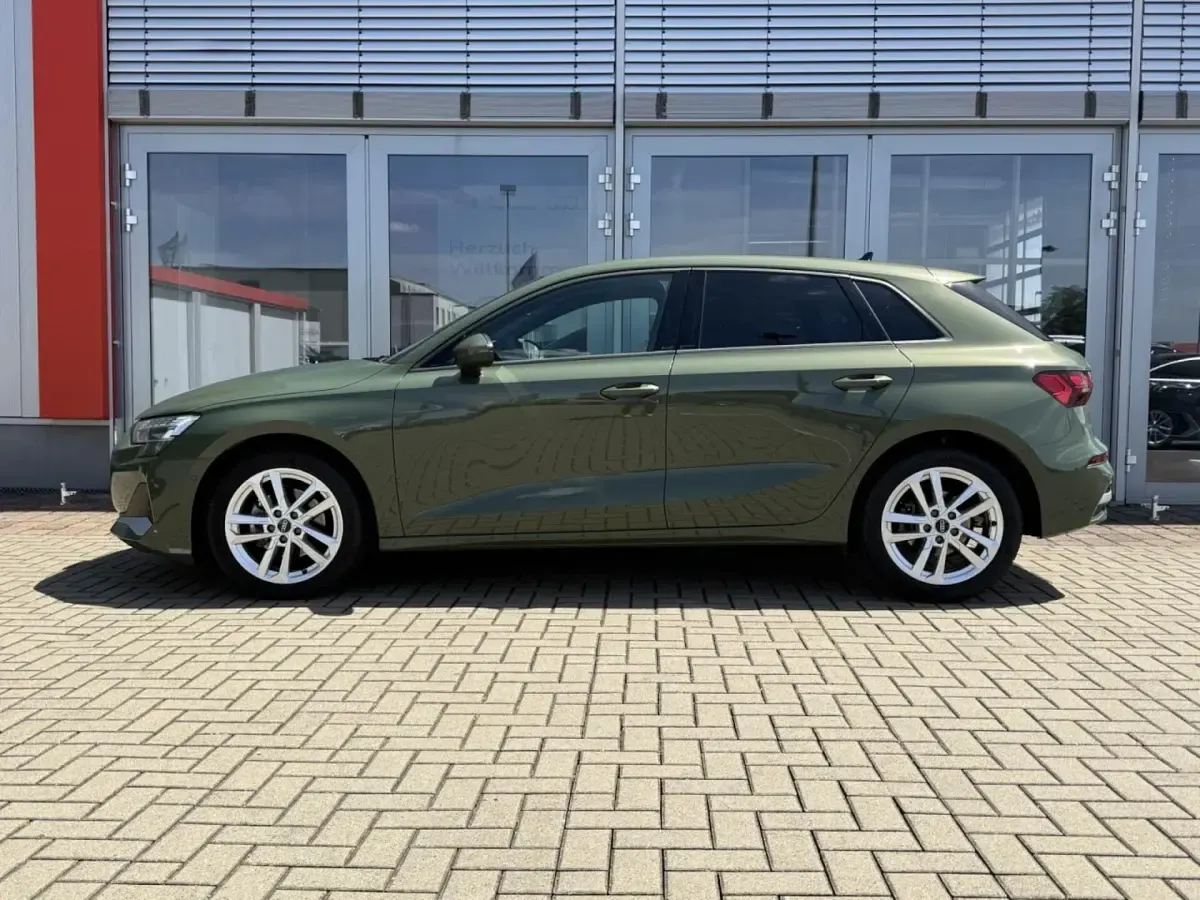 Gebraucht Audi A3 Advanced Plus 150 PS (110 kW) 2025 Grün Kombi