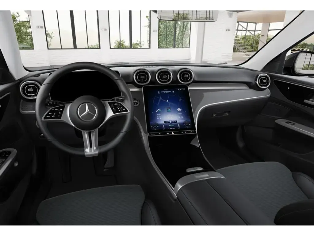 Gebraucht Mercedes C300 Avantgarde 286 PS (210 kW) 2022 Obsidianschwarz Kombi