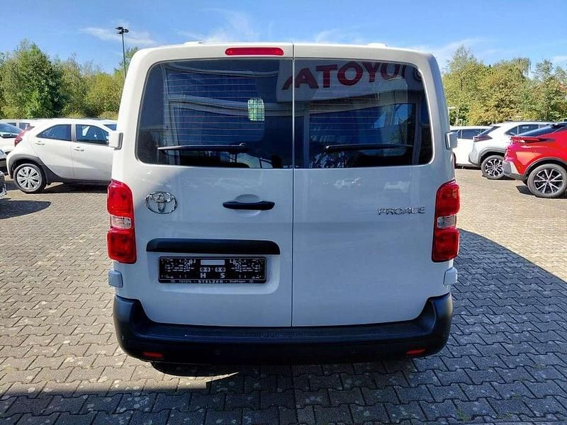 Gebraucht Toyota Proace 144 PS (105 kW) 2024 Weiß Van / Kleinbus