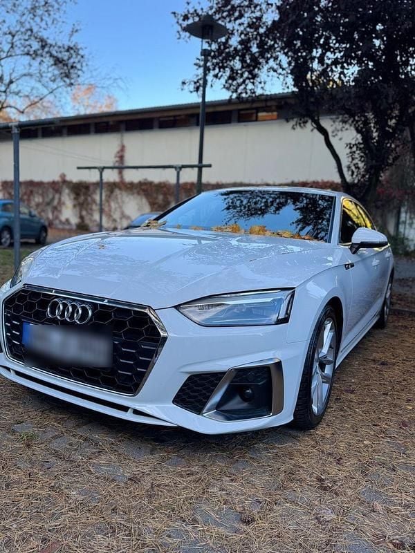 Weiß Gebraucht 2021 Audi A5 Sportback S-Line Kleinwagen | 28.100 € (Superpreis) - Bild 1/4