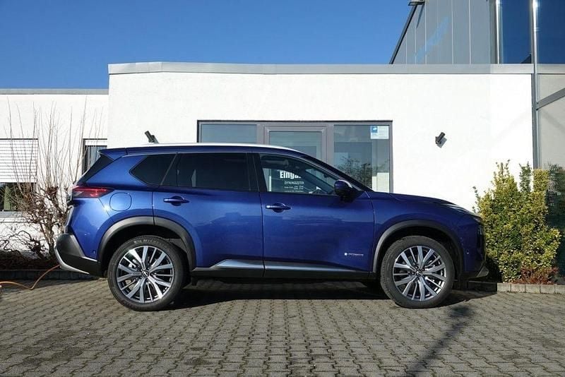Neu Nissan X-Trail Tekna+ 213 PS (156 kW) 2025 Rby blue SUV