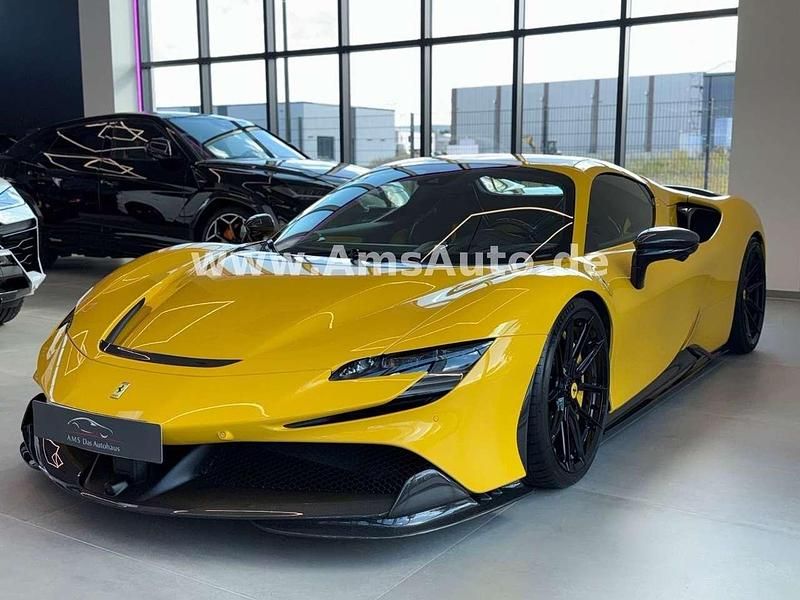 Gebraucht Ferrari SF90 1001 PS (736 kW) 2024 Giallo modena Cabrio