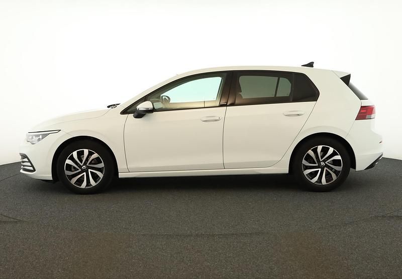 Gebraucht VW Golf Active 150 PS (110 kW) 2023 Pure white SUV