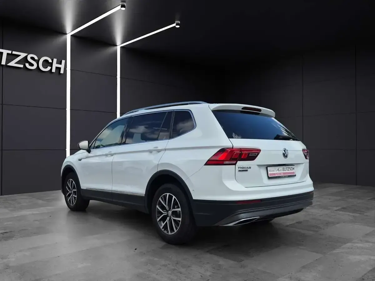 Gebraucht VW Tiguan Allspace Comfortline 150 PS (110 kW) 2021 Weiß SUV