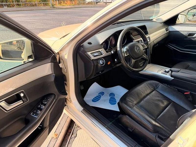Gebraucht Mercedes E200 136 PS (100 kW) 2015 Hellelfenbein Limousine