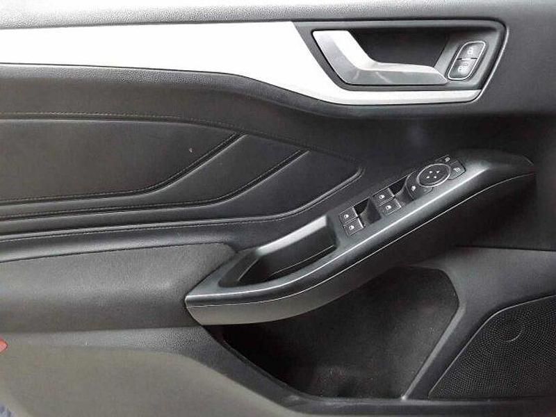 Gebraucht Ford Focus Cool & Connect 120 PS (88 kW) 2021 Blazer blau Kombi