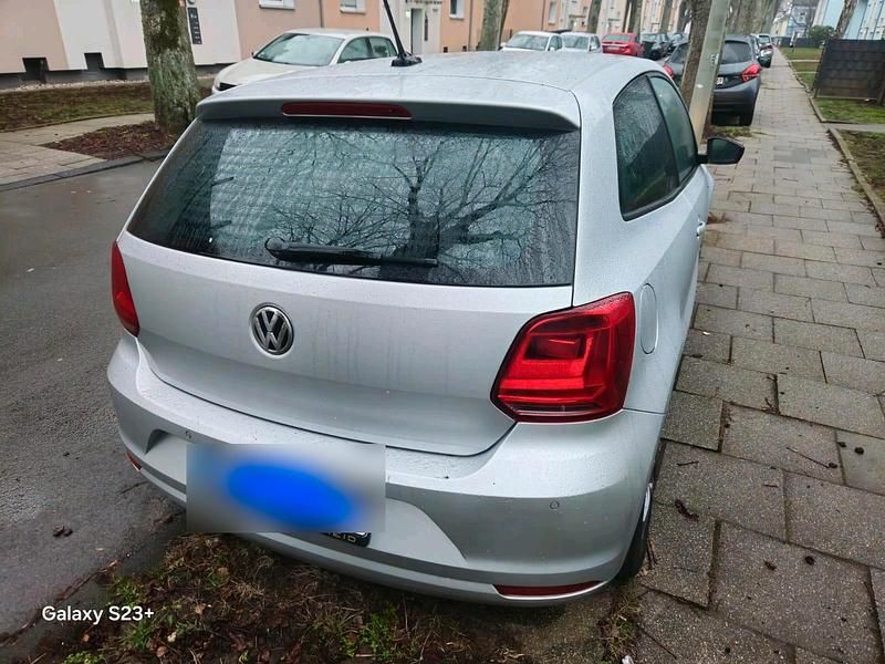 Gebraucht VW Polo 90 PS (66 kW) 2014 Silber