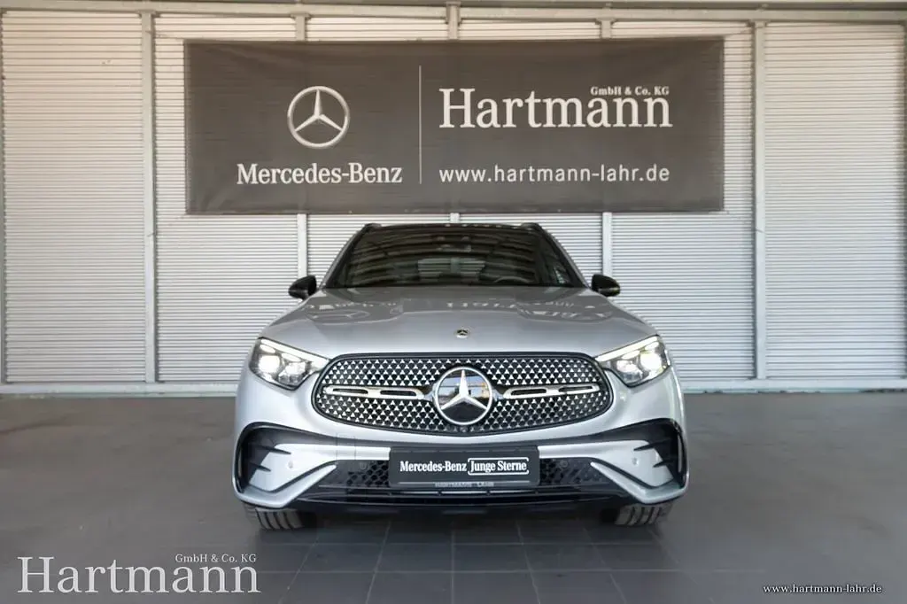 Gebraucht Mercedes GLC200 AMG 204 PS (150 kW) 2024 Hightechsilber SUV