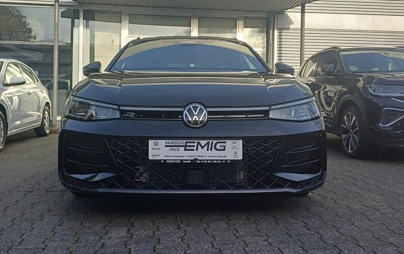 Nouă VW Passat Style 193 CP (141 kW) 2025 Negru Berlinǎ