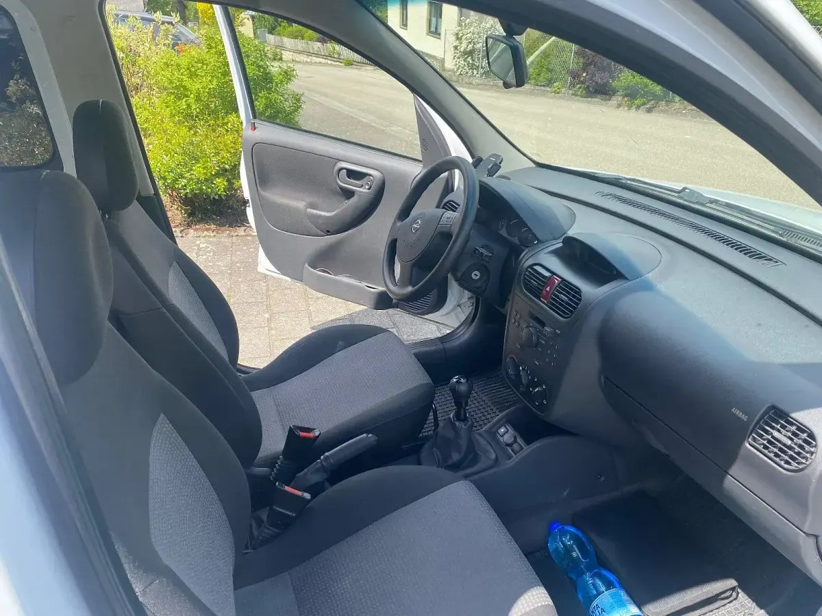 Gebraucht Opel Combo 94 PS (69 kW) 2010 Weiß Van / Kleinbus