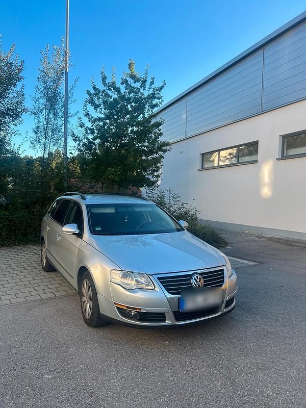 Silber Gebraucht 2009 VW Passat Kombi | 2.500 € (Guter Preis) - Bild 1/4