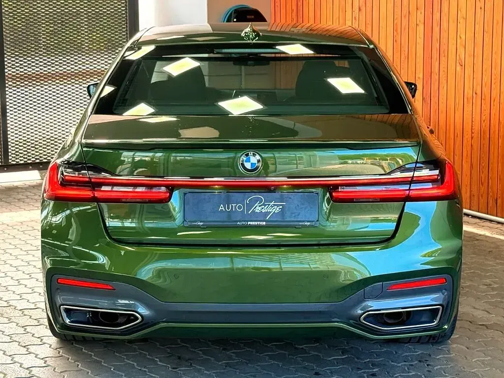 Gebraucht BMW 740 326 PS (239 kW) 2022 Grün Limousine