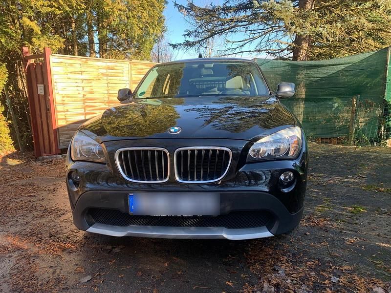 Schwarz Gebraucht 2010 BMW X1 SUV | 7.000 € (Fairer Preis) - Bild 1/4