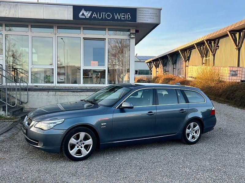 Gebraucht BMW 525 197 PS (144 kW) 2010 Blau Kombi