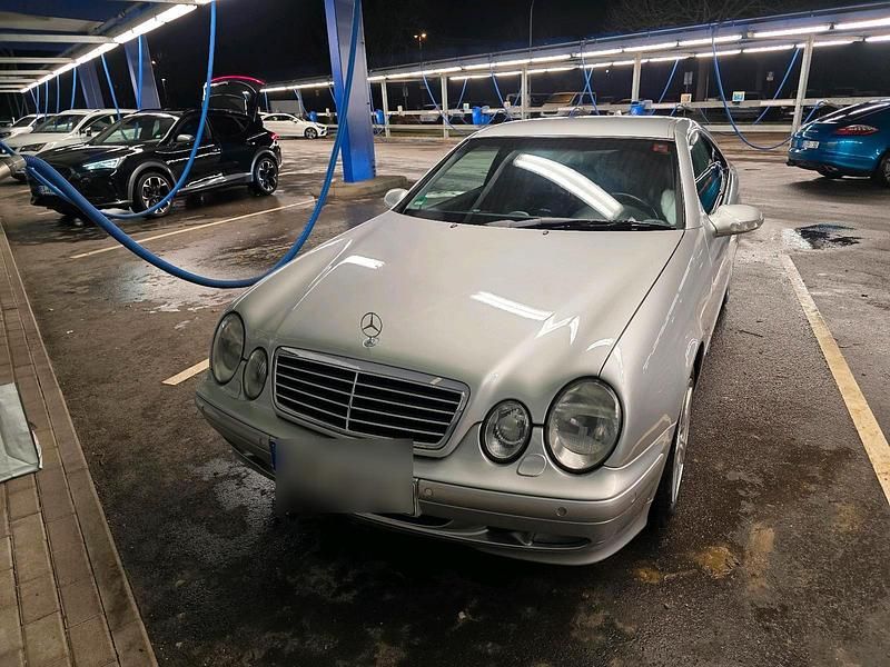 Silber Gebraucht 2003 Mercedes CLK230 Coupé | 3.100 € (Fairer Preis) - Bild 1/4