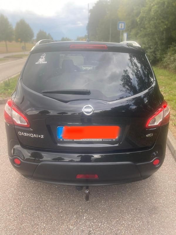 Schwarz Gebraucht 2010 Nissan Qashqai +2 SUV | 7.900 € (Etwas zu teuer) - Bild 1/4