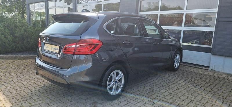 Gebraucht BMW 216 Active Tourer Advantage 116 PS (85 kW) 2017 Grau Van / Kleinbus