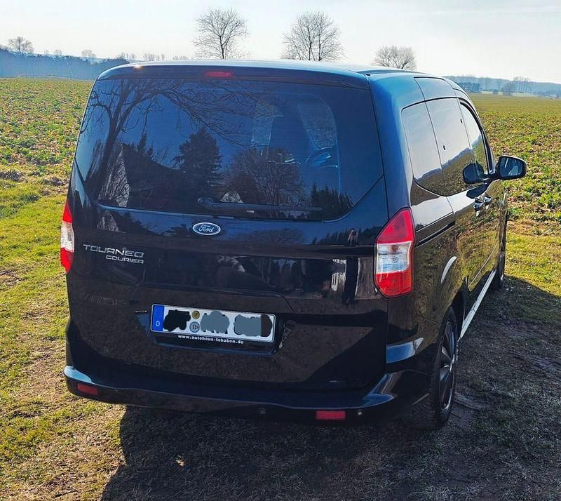 Gebraucht Ford Tourneo Courier Trend 101 PS (74 kW) 2019 Schwarz Van / Kleinbus