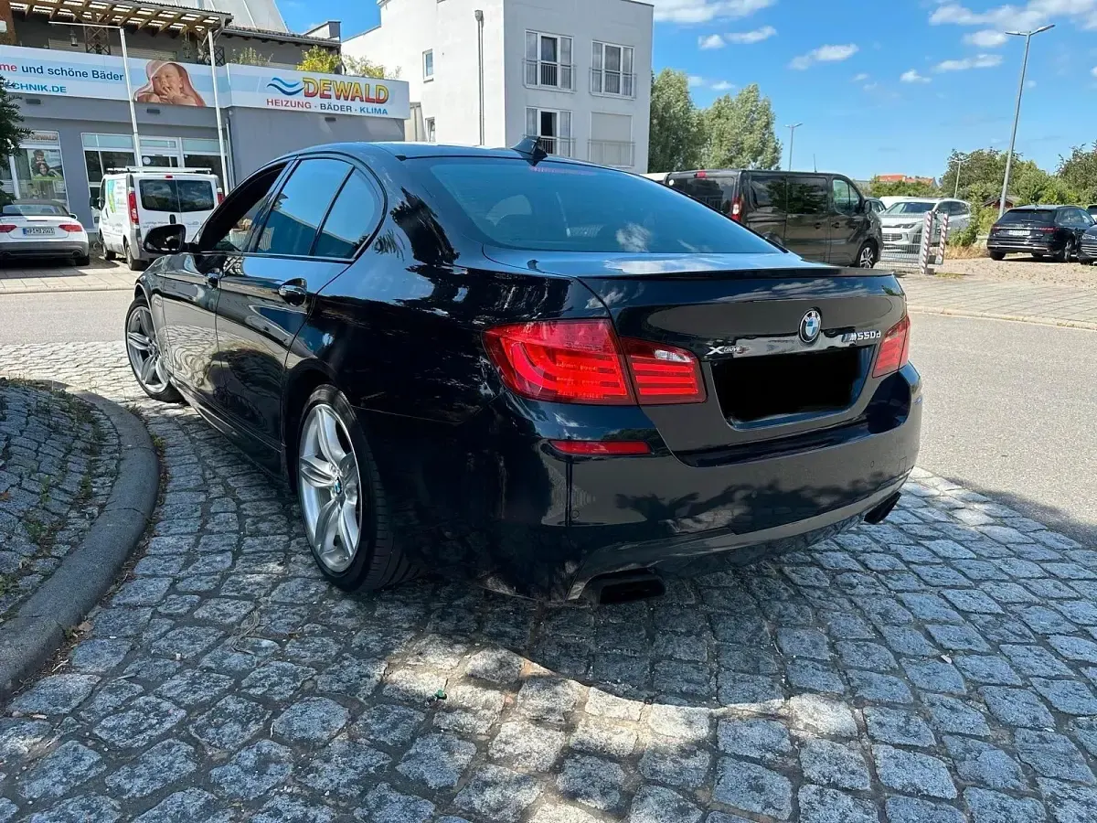 Gebraucht BMW M550 381 PS (280 kW) 2012 Blau Limousine