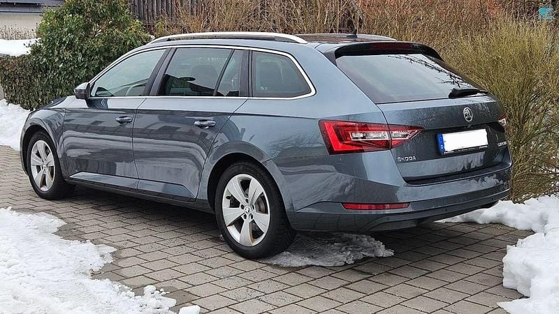 Gebraucht Skoda Superb Style 150 PS (110 kW) 2018 Grau Kombi