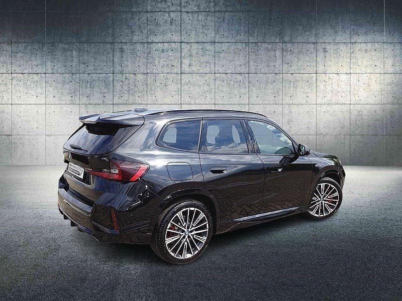 Gebraucht BMW iX1 Performance 225 kW (306 PS) 2023 Saphirschwarz SUV