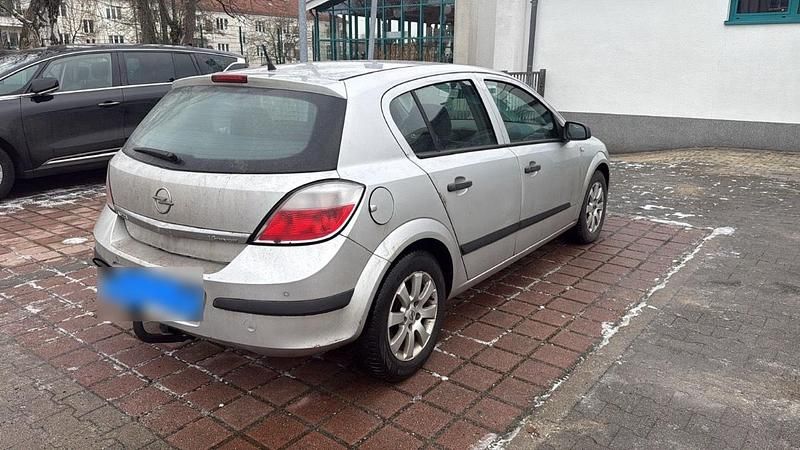 Gebraucht Opel Astra 105 PS (77 kW) 2004 Silber Kombi