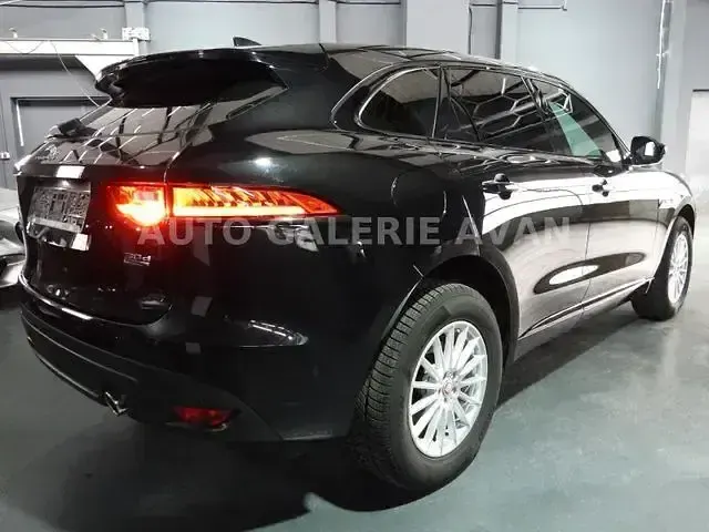 Gebraucht Jaguar F-Pace R-Sport 301 PS (221 kW) 2020 Schwarz SUV