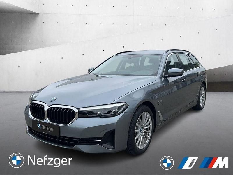 Blau Gebraucht 2022 BMW 520 Sport Line Kombi | 32.990 € (Guter Preis) - Bild 1/4