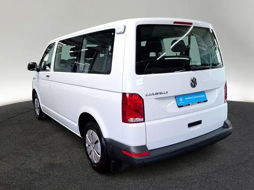 Gebraucht VW Caravelle Trendline 110 PS (80 kW) 2022 Candyweiß Van
