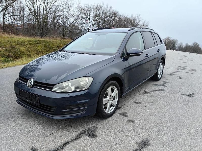 Gebraucht VW Golf VII Trendline 105 PS (77 kW) 2014 Blau Kombi