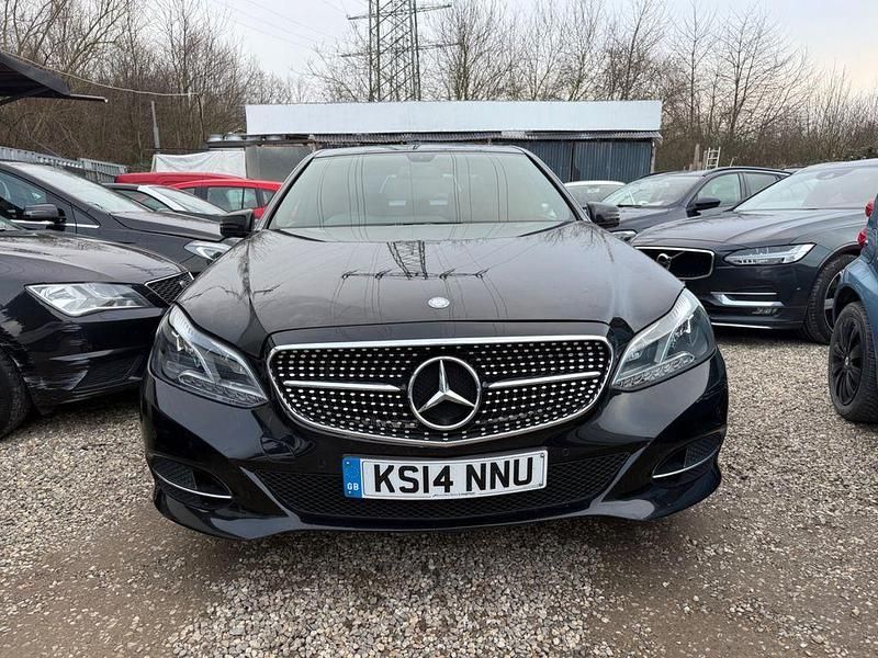 Schwarz Gebraucht 2014 Mercedes E300 Limousine | 5.499 € - Bild 1/4