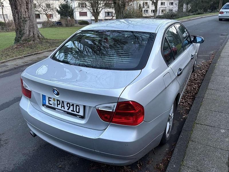 Gebraucht BMW 320 150 PS (110 kW) 2005 Limousine