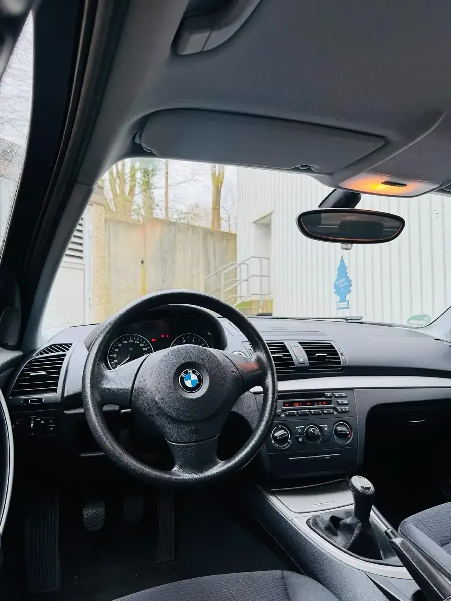 Gebraucht BMW 116 122 PS (89 kW) 2008 Schwarz Kleinwagen