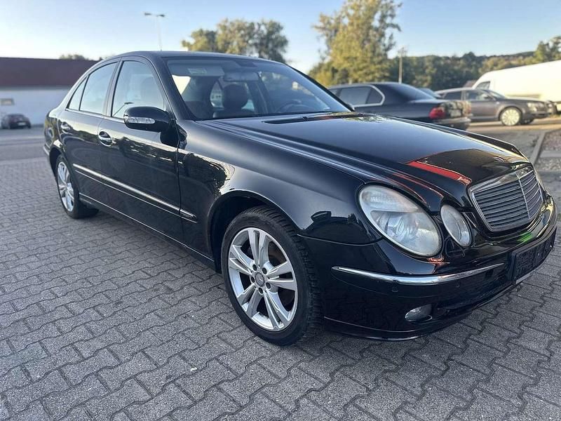 Schwarz Gebraucht 2006 Mercedes E280 Avantgarde Limousine | 3.850 € (Fairer Preis) - Bild 1/4