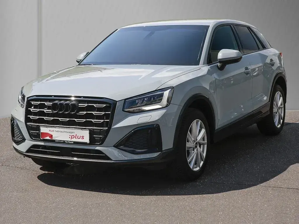 Gebraucht Audi Q2 Ambiente 150 PS (110 kW) 2022 Pfeilgrau perleffekt SUV