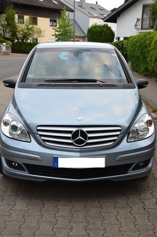 Gebraucht Mercedes B200 185 PS (136 kW) 2007 Silber Van / Kleinbus