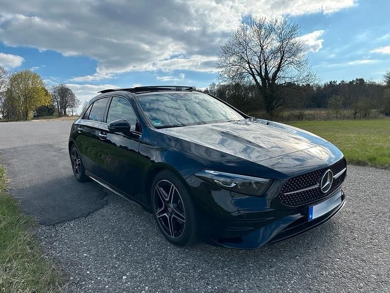 Gebraucht Mercedes A180 AMG line 136 PS (100 kW) 2024 Schwarz Kleinwagen