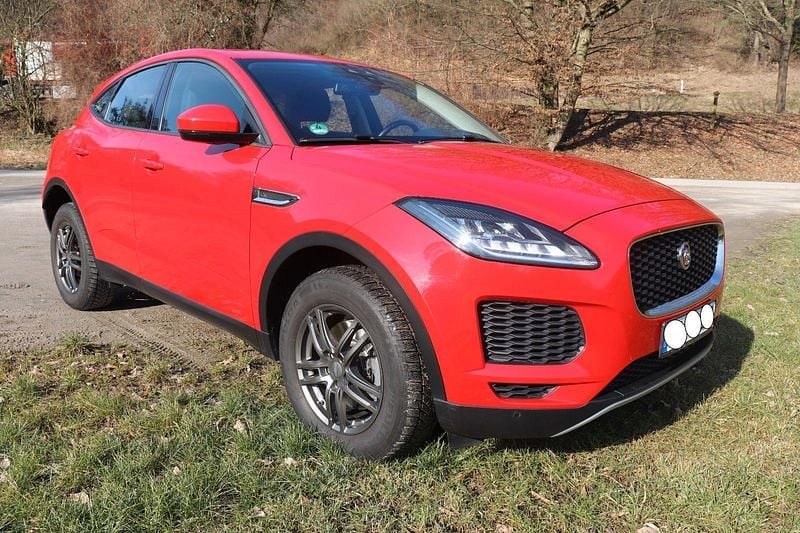 Rot Gebraucht 2019 Jaguar E-Pace SUV | 15.800 € (Guter Preis) - Bild 1/4
