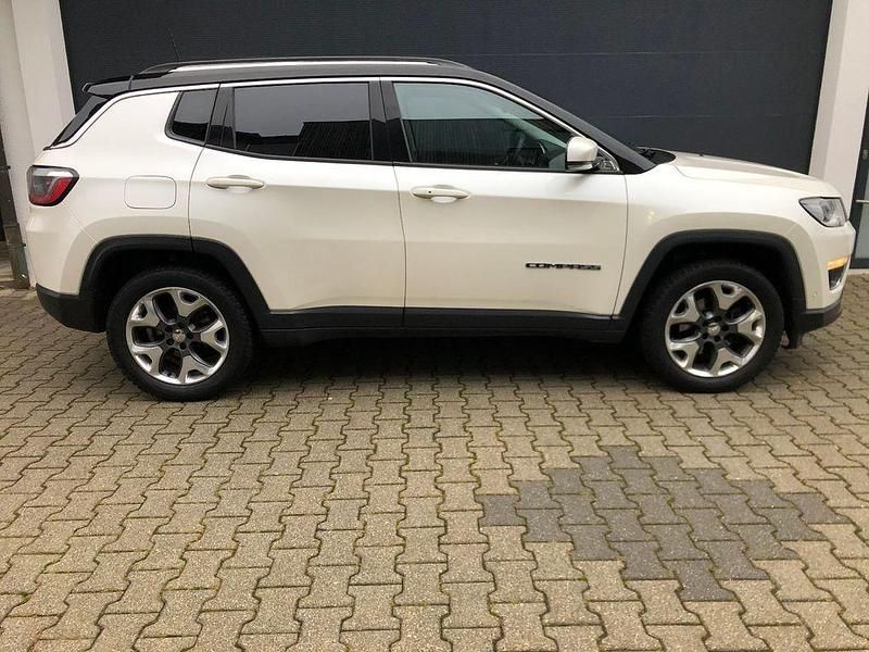 Käytetty Jeep Compass Limited 170 HP (125 kW) 2017 Valkoinen Katumaasturi