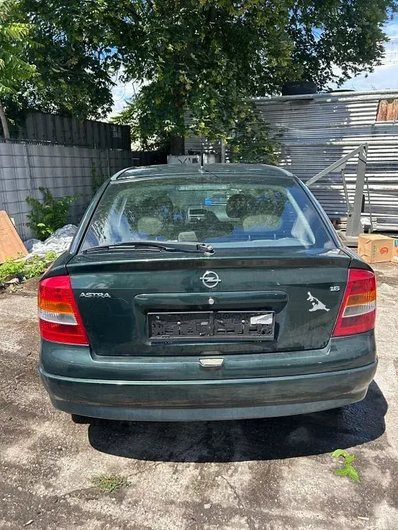 Gebraucht Opel Astra 101 PS (74 kW) 2003 Grün Limousine