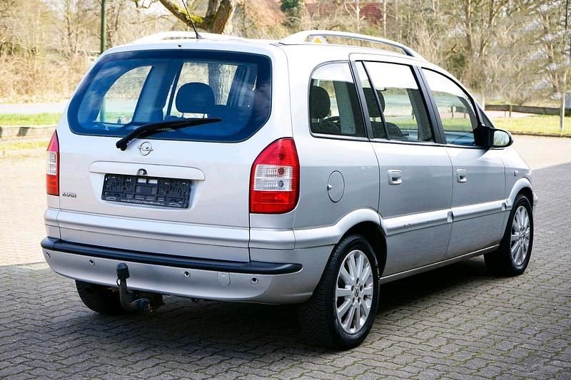Gebraucht Opel Zafira 147 PS (108 kW) 2004 Silber Van / Kleinbus
