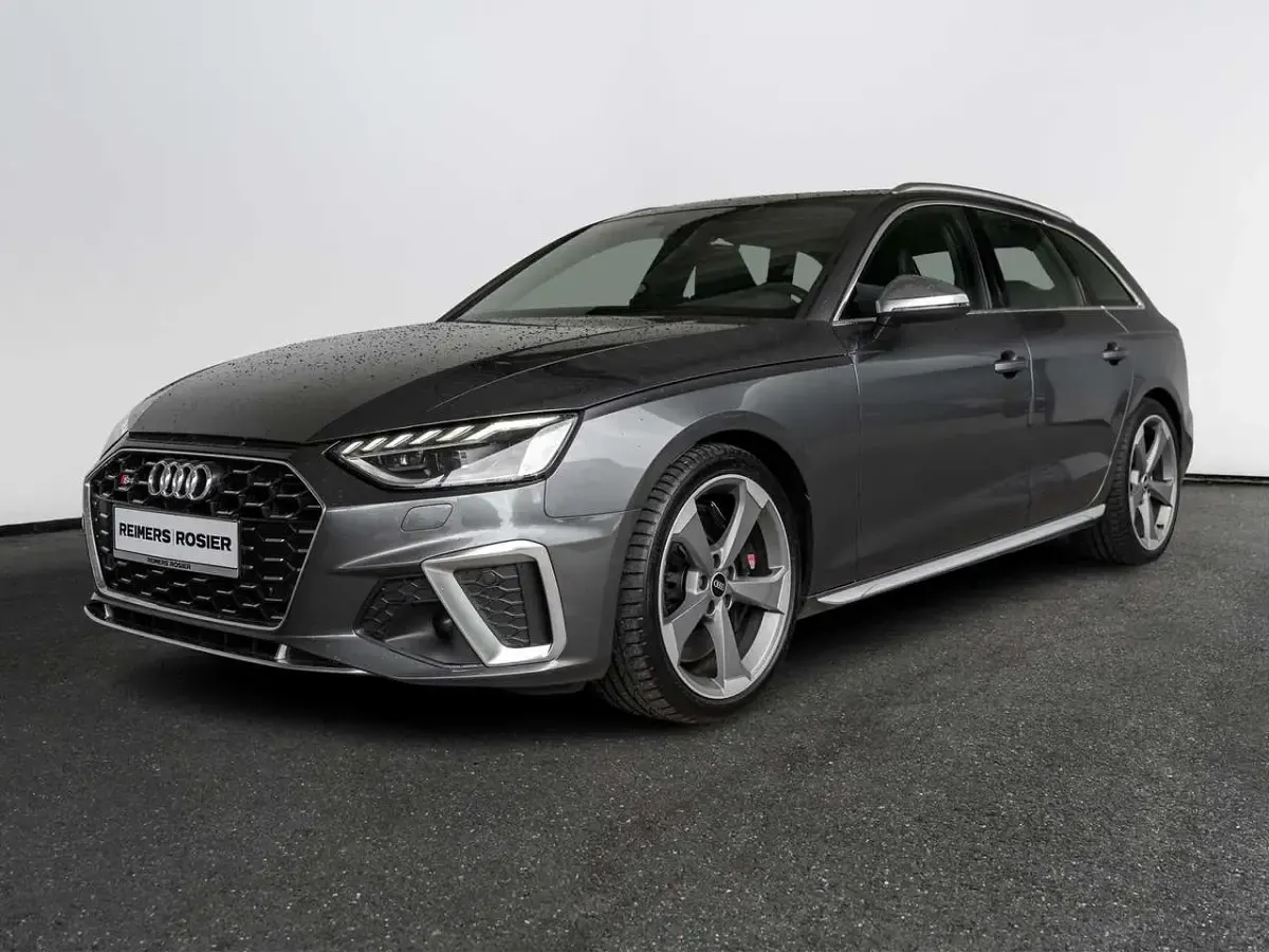 Gebraucht Audi S4 Design 341 PS (250 kW) 2023 Grau / daytonagrau perleffekt Kombi